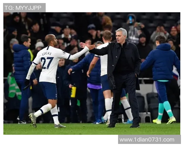 巴黎足球迎战贝兹尔期待精彩对决双方球员全力以赴争夺胜利荣耀