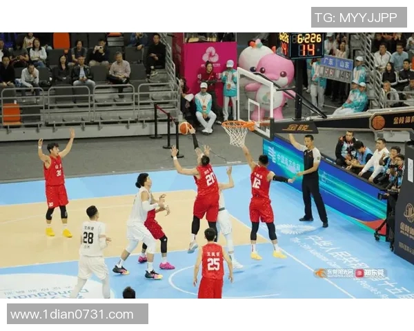 东莞篮球队迎战北京首钢全力争胜展现实力与团队精神 东莞篮球队迎战北京首钢全力争胜展现实力与团队精神