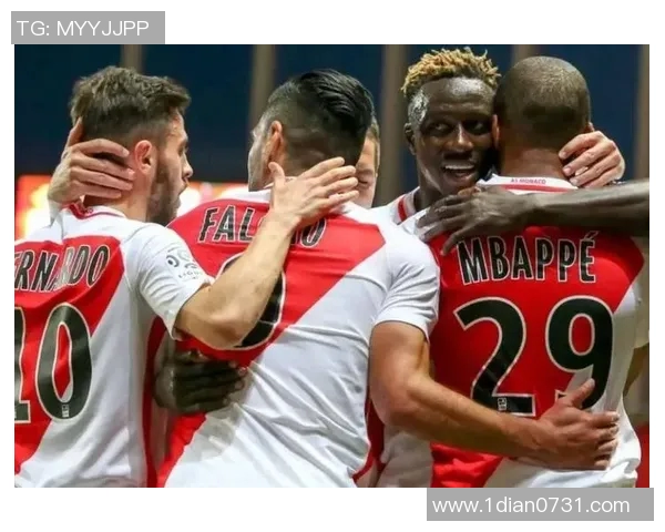 莱万回归诺坎普引发争议拜仁球迷怒斥其背叛与忘恩负义